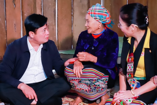 Bí thư Tỉnh ủy thăm, chúc Tết Quý Mão tại huyện vùng biên Quế Phong