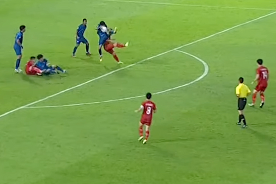 ĐT Việt Nam có mất penalty trước Thái Lan?; Thái Lan vô địch AFF Cup bằng cả Việt Nam, Singapore, Malaysia cộng lại 