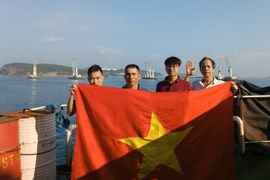 Thủy thủ người Nghệ An vượt hàng trăm km 'tiếp lửa' đội tuyển Việt Nam trước trận gặp Thái Lan