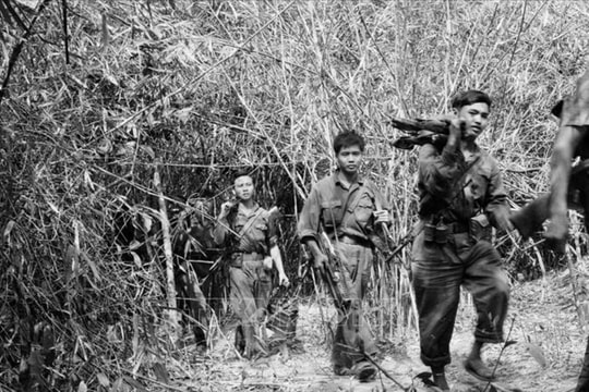 Ký ức một tết sớm ở Lào