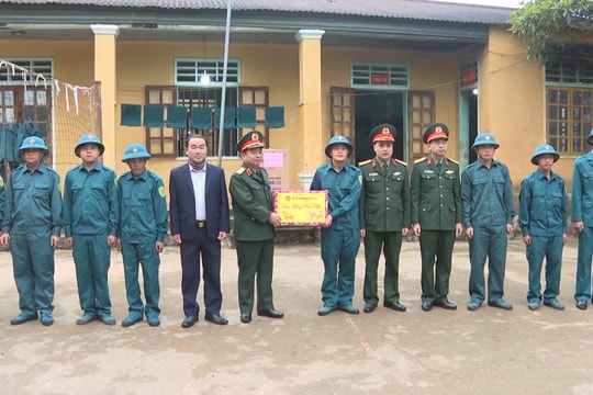 Vui Xuân, đón Tết, nồng ấm tình quân dân