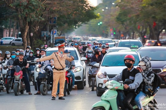 Công an TP. Vinh huy động 300 lượt cán bộ, chiến sĩ điều tiết giao thông dịp Tết 