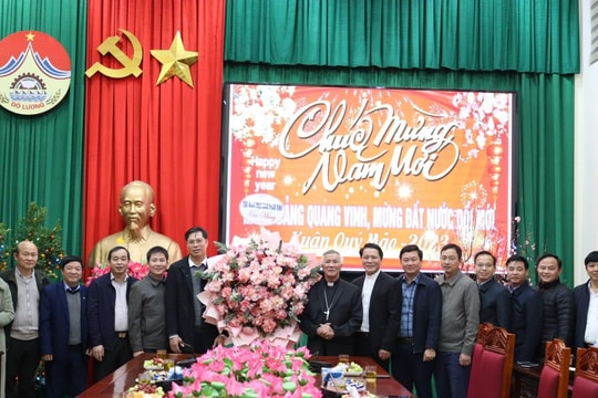 Tòa Giám mục Giáo phận Vinh chúc mừng năm mới huyện Đô Lương