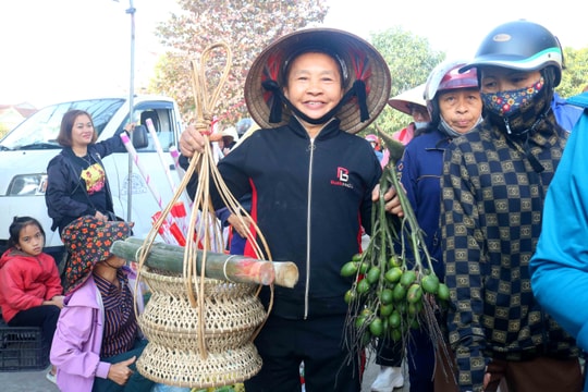 Nhộn nhịp chợ quê ngày Tết xứ Nghệ