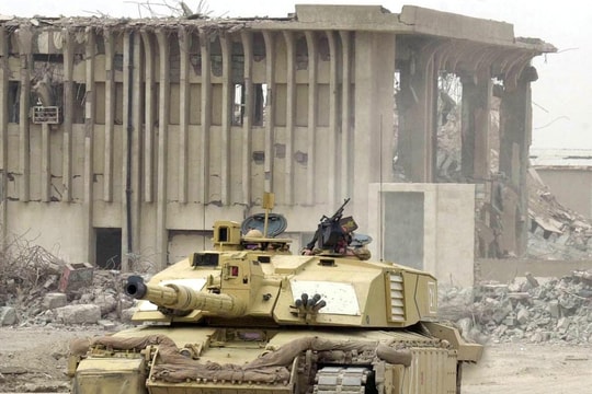 Trận đấu lớn bằng tăng và thiết giáp sắp xảy ra tại miền Đông Ukraine?