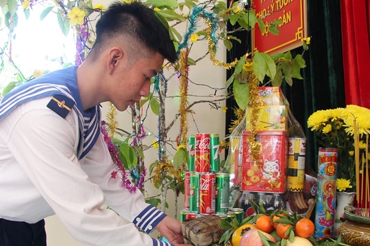 Mang mùa Xuân ra đảo xa