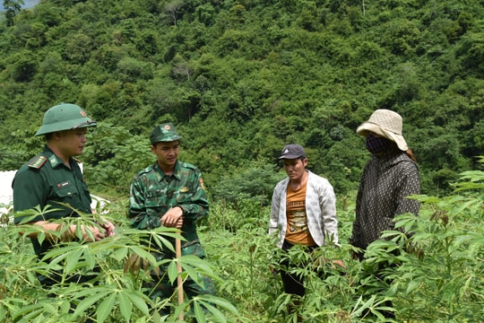 Ấm tình quân dân nơi biên cương