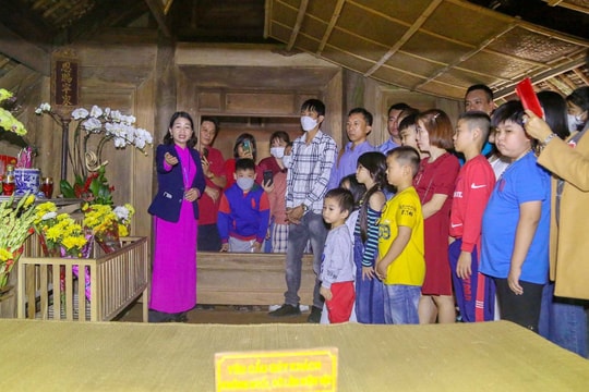 Hàng nghìn du khách về quê Bác dịp Tết Nguyên đán Qúy Mão