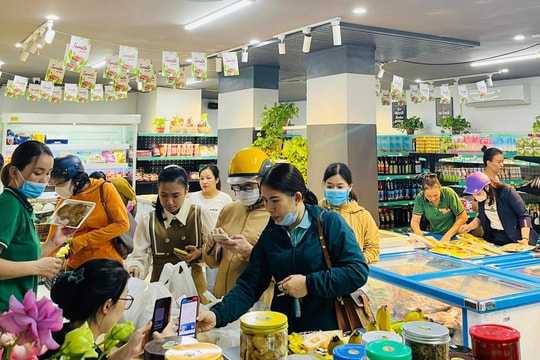 Đồ lễ ngày cúng khai hạ phong phú, giá tăng nhẹ