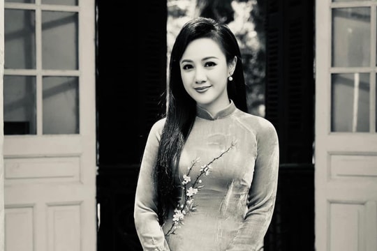MC Hoài Anh VTV đẹp thanh lịch trong bộ ảnh đen trắng