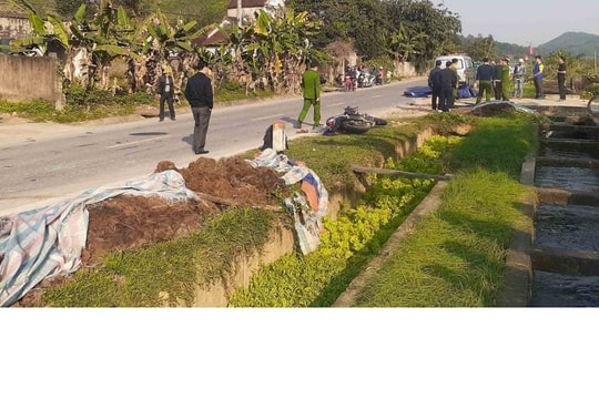 Nghệ An: Xe ô tô chở khách gây tai nạn rồi bỏ chạy, nạn nhân tử vong