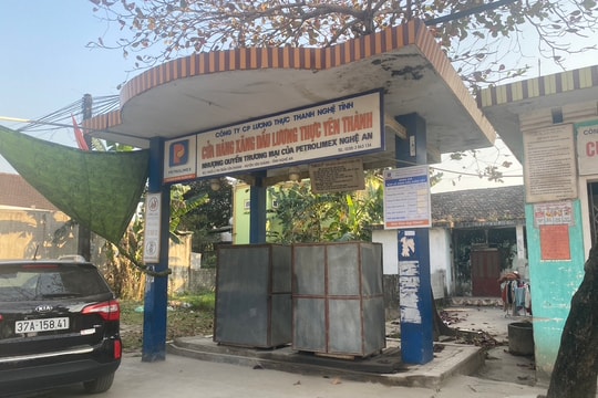 Một số cây xăng dầu ở Yên Thành đóng cửa, treo biển 'hết hàng'