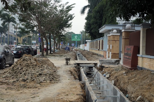 Xử lý thực trạng 'mạng nhện' cáp viễn thông và lưới điện treo lơ lửng 