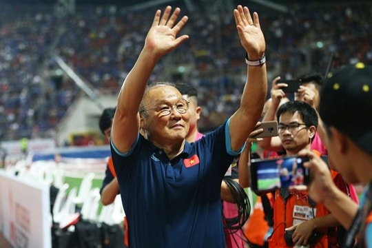Huấn luyện viên Park Hang-seo sẽ tổ chức tri ân người hâm mộ Việt Nam; Hoàng Anh Gia Lai chính thức thông báo có thể nghỉ chơi V-League 2023