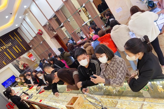 Ngày Thần Tài, vàng bất ngờ giảm giá, thị trường kém sôi động