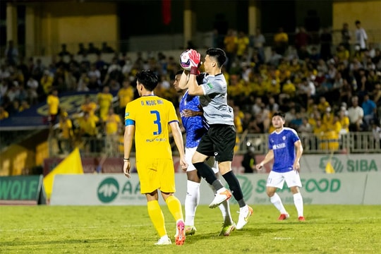 Sông Lam Nghệ An gặp SHB Đà Nẵng: Món quà khai xuân