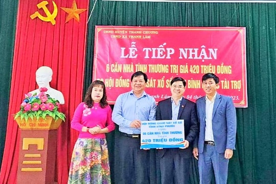 Thanh Chương tiếp nhận 6 căn nhà tình thương với tổng giá trị 420 triệu đồng