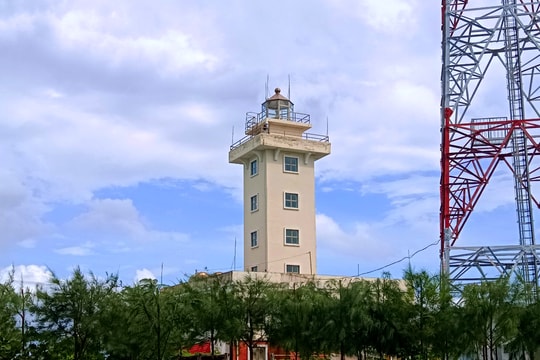 'Mắt biển' giữa Trường Sa 