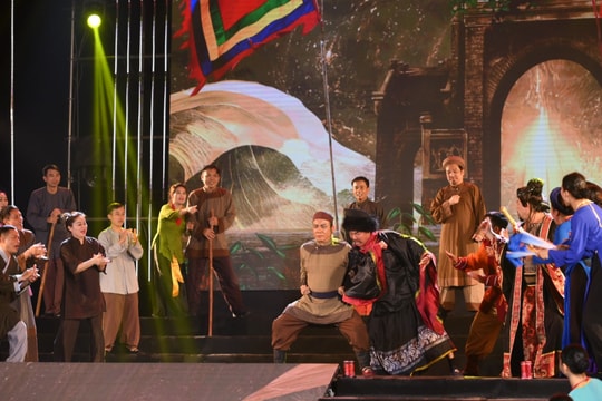 Video: Lễ đón nhận Bằng xếp hạng Di tích Quốc gia đặc biệt Đền thờ Vua Mai Hắc Đế