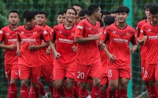 Bóng đá nam SEA Games 32 chốt độ tuổi cầu thủ với nhiều thay đổi; Trợ lý Lee Young-jin bất ngờ viết tâm thư chia tay tuyển Việt Nam