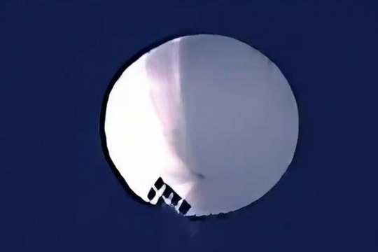 Quân đội Mỹ bắn rơi khinh khí cầu do thám của Trung Quốc