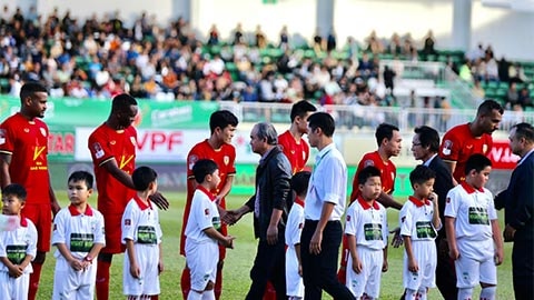 HLV châu Âu thất vọng khi Hà Nội FC bị Viettel cầm chân; Đâu là lý do khiến bầu Đức ‘ưng cái bụng’ sau trận khởi đầu của HAGL?