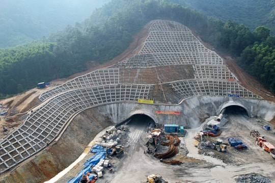 Khí thế thi công đầu năm trên cao tốc Bắc - Nam đoạn qua Nghệ An