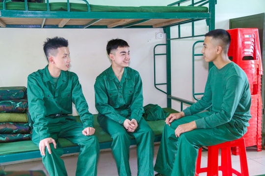 Hình ảnh ngày đầu trong quân ngũ của tân binh