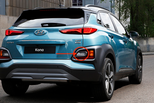 Ô tô chỉ sáng một đèn lùi có đủ điều kiện đăng kiểm?