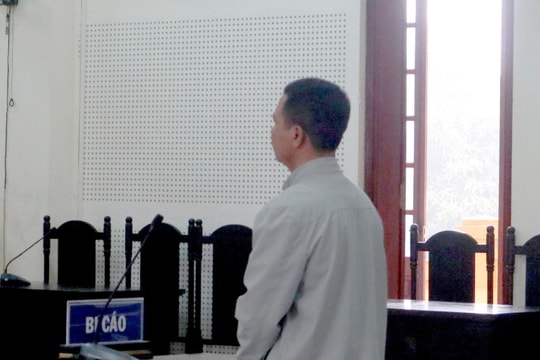 Xét xử đối tượng khai thác cát trái phép trên sông Lam