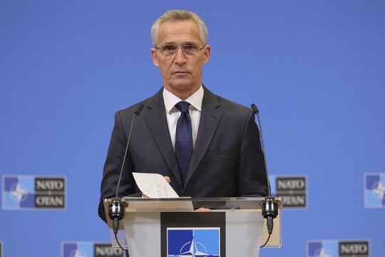 NATO không tham gia cuộc xung đột với Nga, nhưng vẫn cung cấp vũ khí cho Ukraine