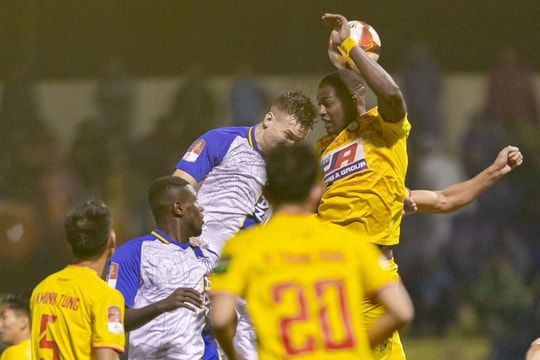 Sông Lam Nghệ An sử dụng chiến thuật nào khi làm khách trên sân Khánh Hòa?