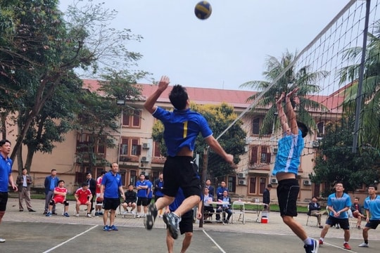 Giao lưu thể thao chào mừng Đại hội Công đoàn các cấp và kỷ niệm ngày Quốc tế Phụ nữ 8/3