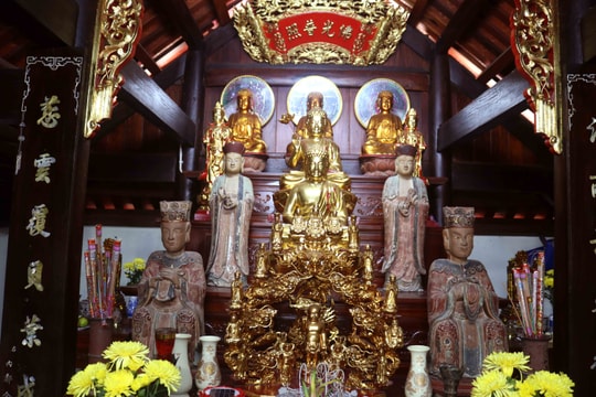 Độc đáo tượng cổ của ngôi chùa vùng rốn lũ 