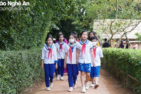 Sở Giáo dục và Đào tạo Nghệ An chấn chỉnh việc lợi dụng tổ chức dạy học đưa học sinh đi tham quan du lịch