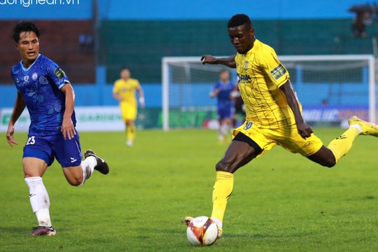 Sông Lam Nghệ An 2 lần dẫn trước, nhưng không thể giành chiến thắng trước Khánh Hoà