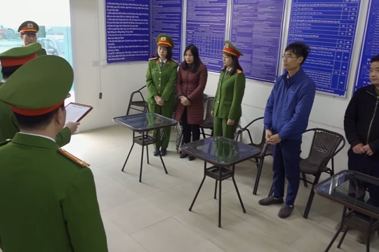 Video: Bắt giữ Phó Giám đốc và 2 kiểm định viên Trung tâm đăng kiểm 37-09D