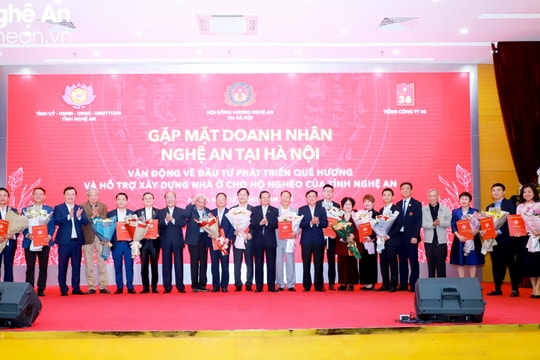 Doanh nhân Nghệ An tại Hà Nội ủng hộ hơn 33 tỷ đồng xây dựng nhà cho người nghèo 