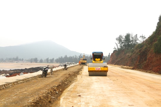 Đẩy nhanh tiến độ thi công dự án đường ven biển đoạn qua Nghệ An