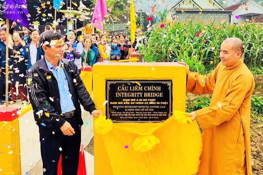 Ban Trị sự Giáo hội Phật giáo Việt Nam tỉnh Nghệ An bàn giao cầu dân sinh tại Anh Sơn
