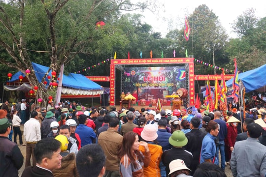 Nô nức trẩy hội Đền Đức Hoàng năm 2023