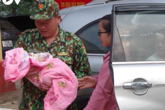 Bắt giữ nhóm đối tượng mua bán trẻ em qua biên giới