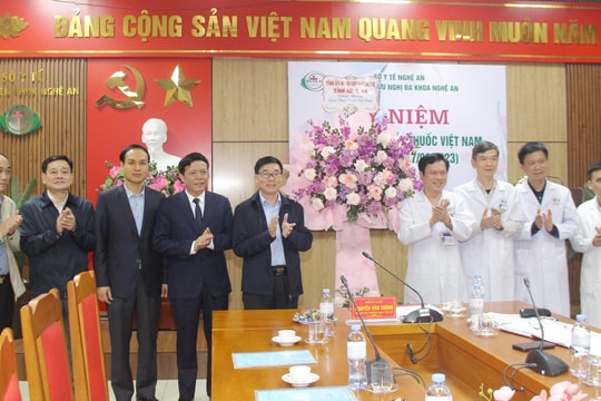 Đồng chí Nguyễn Văn Thông chúc mừng ngày Thầy thuốc Việt Nam tại các cơ sở y tế 