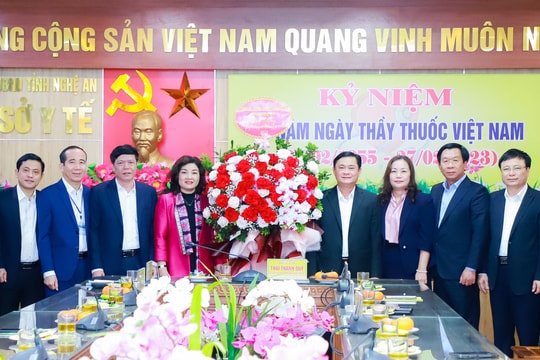 Bí thư Tỉnh ủy Thái Thanh Quý thăm, chúc mừng Sở Y tế nhân kỷ niệm ngày Thầy thuốc Việt Nam