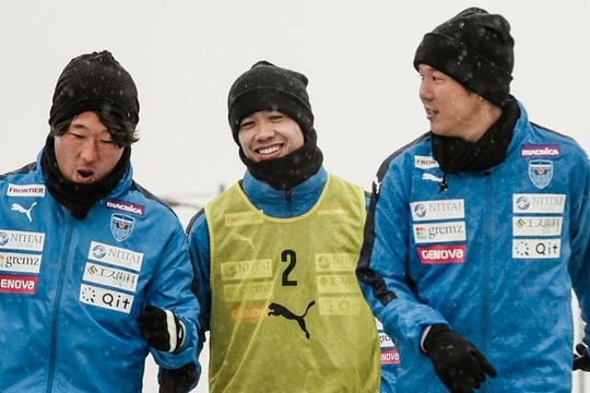 Công Phượng không được đăng ký 2 trận liên tiếp; Man Utd gặp Real Betis ở vòng 1/8 Europa League