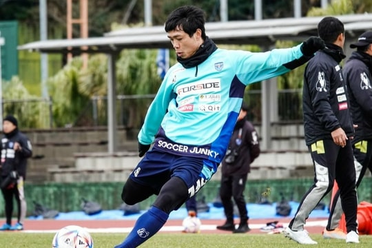 Công Phượng đá 90 phút khi Yokohama FC gặp đội bóng J-League 3; Quang Hải làm khán giả, Pau FC nguy cơ xuống hạng