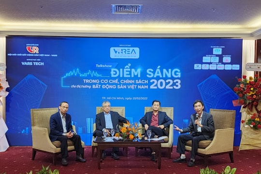 Chuyên gia nhận định năm 2023 'nắng ấm' sẽ quay trở lại thị trường bất động sản