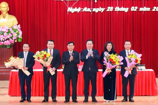 Tiến hành miễn nhiệm, bầu bổ sung Ủy viên UBND tỉnh Nghệ An nhiệm kỳ 2021-2026