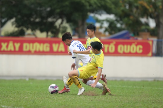 U17 Sông Lam Nghệ An thắng đậm trước U17 Thanh Hóa, chính thức vào vòng chung kết trước 2 lượt đấu
