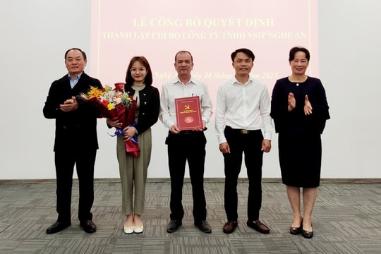 Đảng ủy Khối Doanh nghiệp tỉnh Nghệ An công bố Quyết định thành lập Chi bộ trong doanh nghiệp có vốn nước ngoài